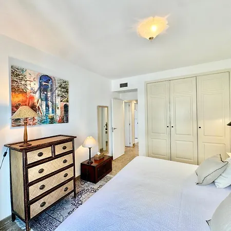 Ricardo Soriano 12 Center - Eaw Homes